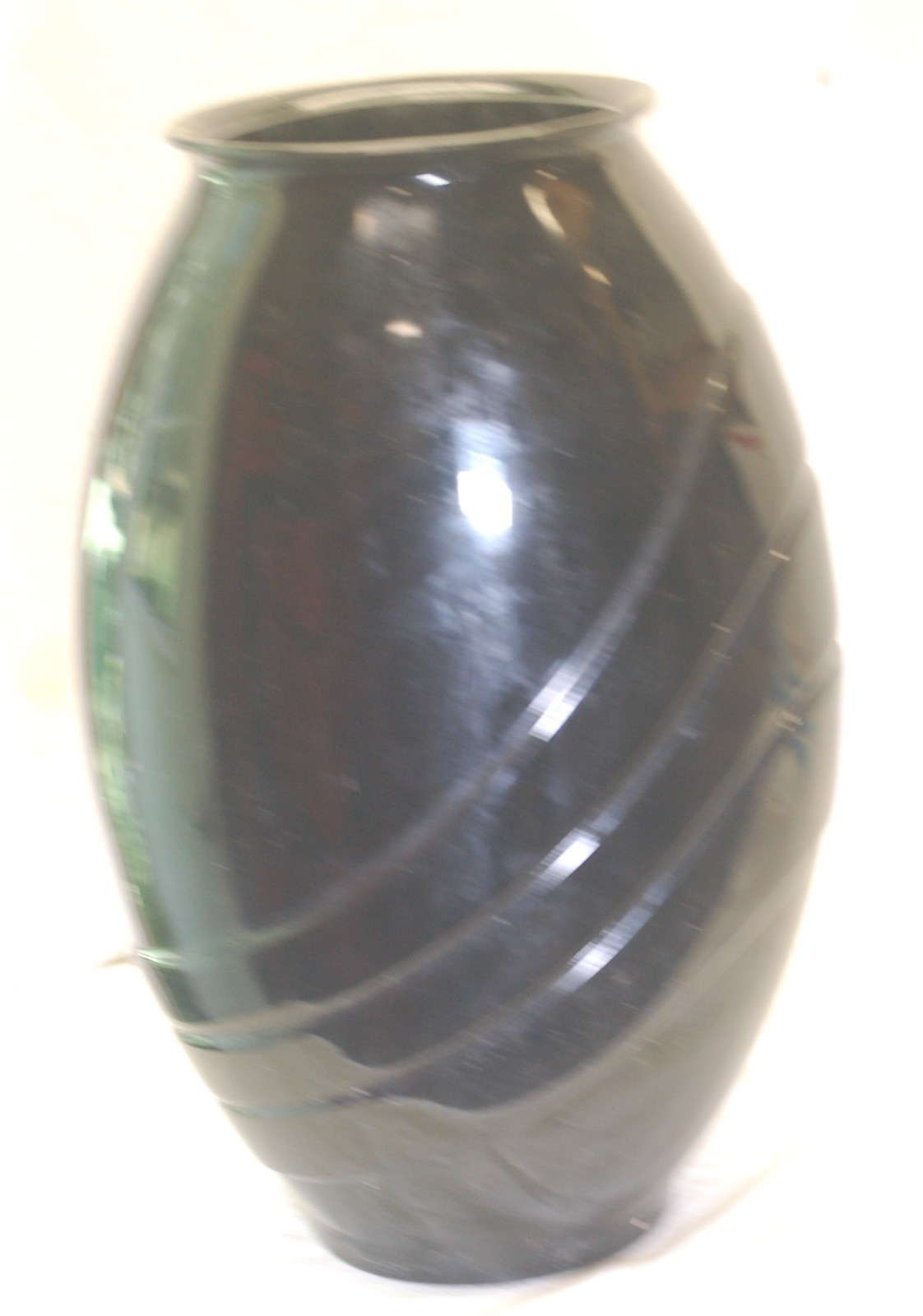 Wavy Ribbed Black Vase Table Centerpiece - $59.39