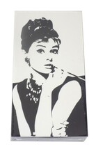 The Joy of Light Designer Matches Audrey Hepburn On Black & White 4" Mat... - €5,95 EUR The Joy of Light Designer Matches Audrey Hepburn On Black & White 4" Mat... - €5,95 EUR