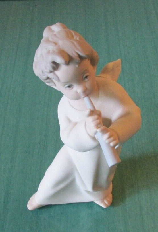LLADRO - ANGEL WITH FLUTE - 4540 - Matte Finish - No box - Very good condition! - $39.99