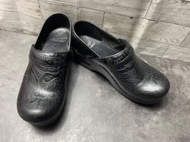 Dansko Clogs Women 5.5Tooled Shoes Black Patent Slip On Work Professiona... - $19.62