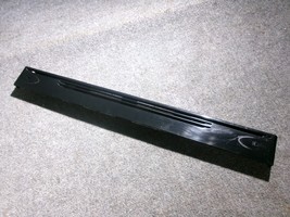 316575501 KENMORE FRIGIDAIRE RANGE OVEN DOOR VENT TRIM - $465.61 MXN