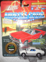 Johnny Lightning Muscle Cars White &quot;1970 Boss 302&quot; Mint On Card 1/64 Scale - £3.93 GBP