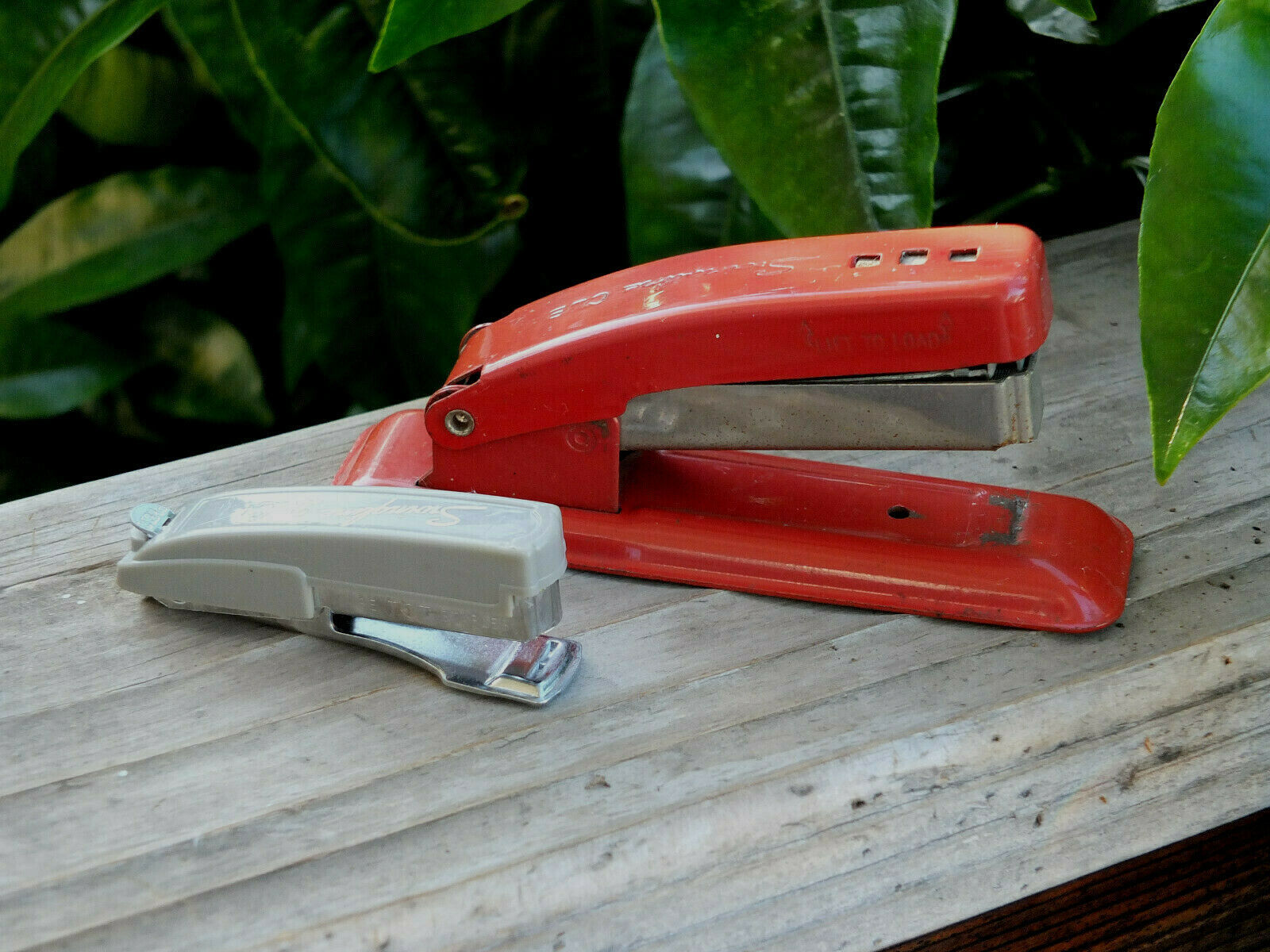 Primary image for 2 Vintage SWINGLINE Staplers RED Cub and Mini Deluxe Tot 50 Made in USA Working
