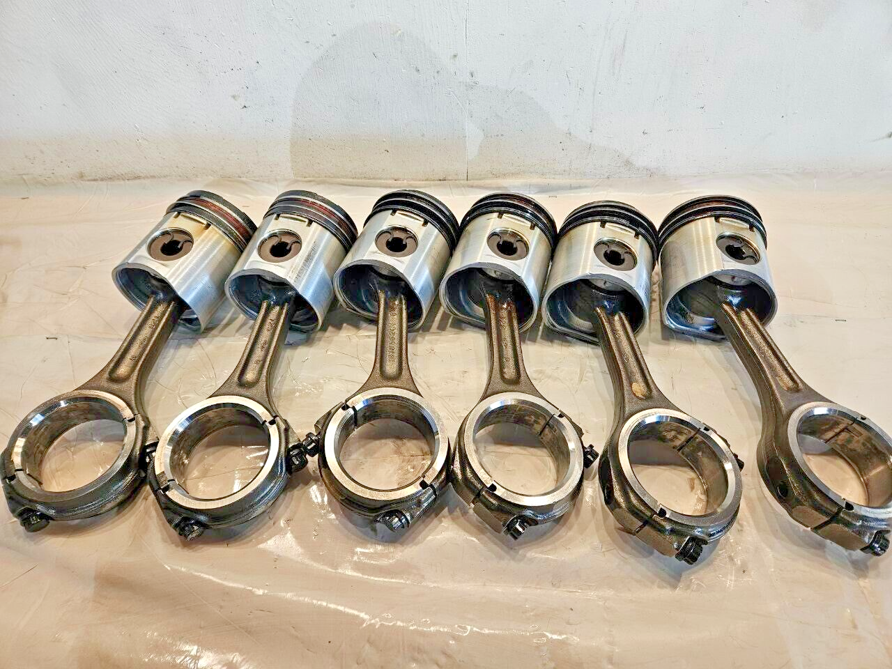Set of 6 1997 International DT466e Connecting Rods &amp; Pistons 1818562C1 OEM - $467.15