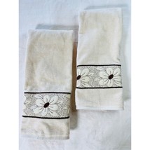Vintage  1970&#39;s Hand Towels With Daisy Floral Design Set Of Two - £15.02 GBP