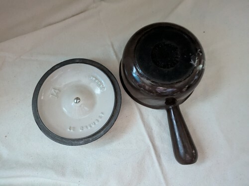 Vintage Le Creuset 14 Marron Fonte Émail Sauce Théière Poêle Bouchon France 5.5 Item image 9