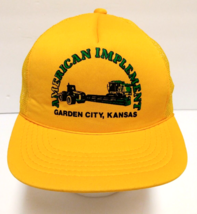 John Deere American Implement Garden City Kansas Yellow Snapback Mesh Hat - £13.33 GBP