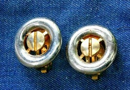 Mid Century Modern Silver-tone &amp; Gold-tone Clip Earrings 1970s vintage 7/8&quot; - £9.62 GBP