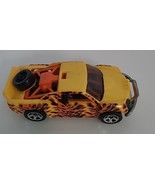 2004 HOT WHEELS-1/64 Diecast Yellow Off Track Cheetah Print Car-Thailand-LN - £7.05 GBP