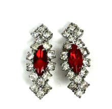Vintage Red Rhinestone Earrings Ruby Silver Tone Dangle Drop Prong Clip On  - €27,63 EUR