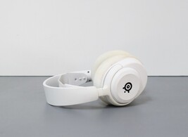 SteelSeries Arctis Nova 5X Wireless Multi-System Headset 61677 - White image 3