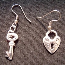 Heart Lock &amp; Key EARRINGS-Silver Best Friends Love Charm Jewelry - £5.59 GBP