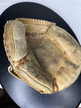 Spalding Larry Yogi Berra Catchers Mitt Glove  42-7891 Form Pocket Twin ... - $831.96 MXN