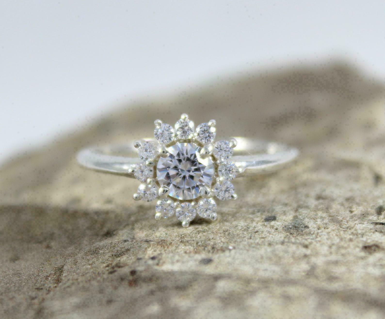 1.75Ct Round White Diamond 925 Sterling Silver Fabulous Cluster Engagement Ring