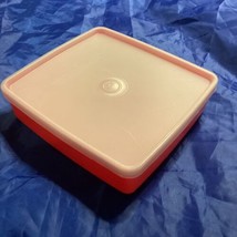 Vintage Tupperware Sandwich Keeper # 670 with Lid                        (AB) - £3.94 GBP