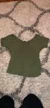 Old Navy Army Green Camo Split Slit Sleeve Cropped T-Shirt XS - $3.99