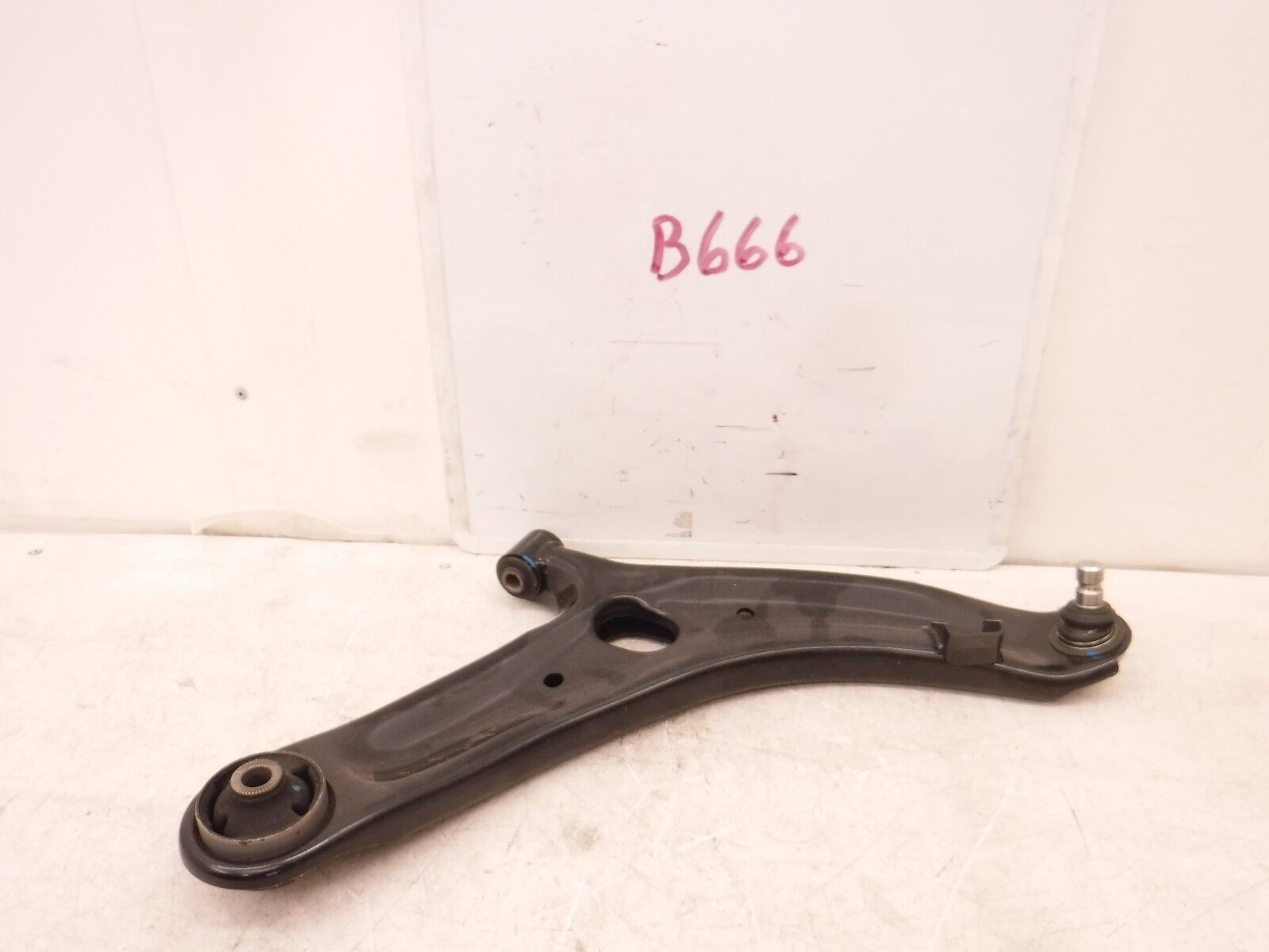 Primary image for New OEM Control Arm Kia Soul Front RH Lower 54501-2K200 2010 2011 Auto