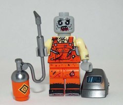 Zombie Wielder Minifigure Horror Movie Custom Toys - £4.68 GBP