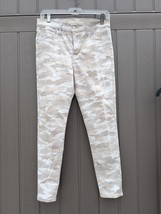 Women&#39;s Levi&#39;s 720 High Rise Super Skinny Crop Size 28 Beige Camo Pants - $17.82