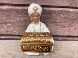 Vtg Enesco Sitting Gypsy Ceramic Trinket Box W Treasure Chest - £31.80 GBP