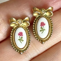 AVON Vintage Pink Rose On Ceramic Bow Rhinestone Gold Tone Stud Pierced Earrings - £19.94 GBP
