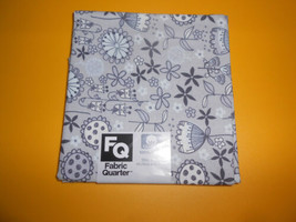 Fat Quarter (New) Cute Flowers On Gray - £5.94 GBP