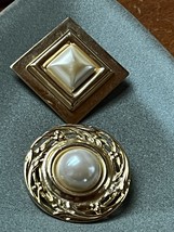 Vintage Lot of Goldtone Tipped Square &amp; Round Cut-Out w Faux Mabe Pearl ... - £10.23 GBP