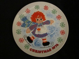 Raggedy Ann 1976 Christmas Collector Plate Merry Blades Ice Skating - £7.89 GBP