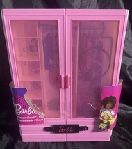 Mattel *Barbie* Fashionistas, Ultimate Portable Closet Carrying Case Pink. Notes - £16.24 GBP