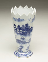 Zeckos AA Importing 59810 9.5 Inch Blue And White Vase - £46.70 GBP