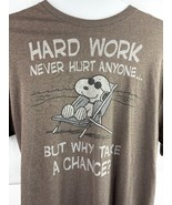 Peanuts Snoopy T-Shirt 2XL Hard Work Never Hurt Anyone Brown Crewneck T-... - $280.05 MXN