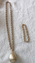 Avon Jewelry - Golden Charmer Locket - Perfume Glace Locket 26&quot; chain - £4.61 GBP