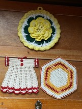 Vintage Lot of Handmade Yellow White &amp; Green Crocheted Flower Red White ... - £10.48 GBP