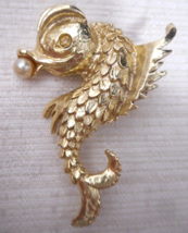Vtg GoldTone Koy Fish Pin Brooch Faux Pearl Bubble Yellow Rhinestone Eye... - $15.99