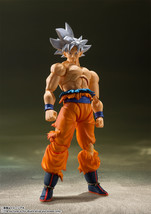 Goku Ultra Instinct SHF Figure - £153.33 GBP
