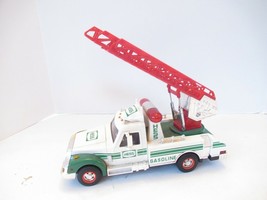 HESS 1994 TOY FIRE TRUCK WORKS AS IS MISSING CHROME PAINT ON GRILL NO BO... - $6.78