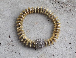 Gold Tone Metal Flower Hematite Beaded Bracelet Sparkly Center Bead Stretch - £11.60 GBP