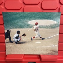 Cincinnati Reds MLB Baseball Johnny Bench Hitting Baseball 10 x 8 Photograph 70s - £13.88 GBP