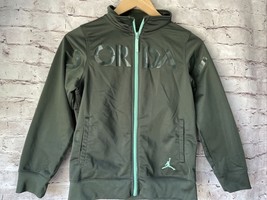 Nike Jordan Green Zip Boys Jacket Lightweight Size 10-12 Casual Athleisure - $242.96 MXN