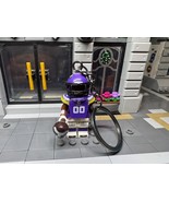 Minnestoa Vikins NFL Minifigure Keychain (1) - $225.09 MXN