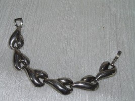 Vintage Silvertone Sideways Abstract Ridged Heart Link Bracelet – 7.5 x 0.75 in - £6.79 GBP