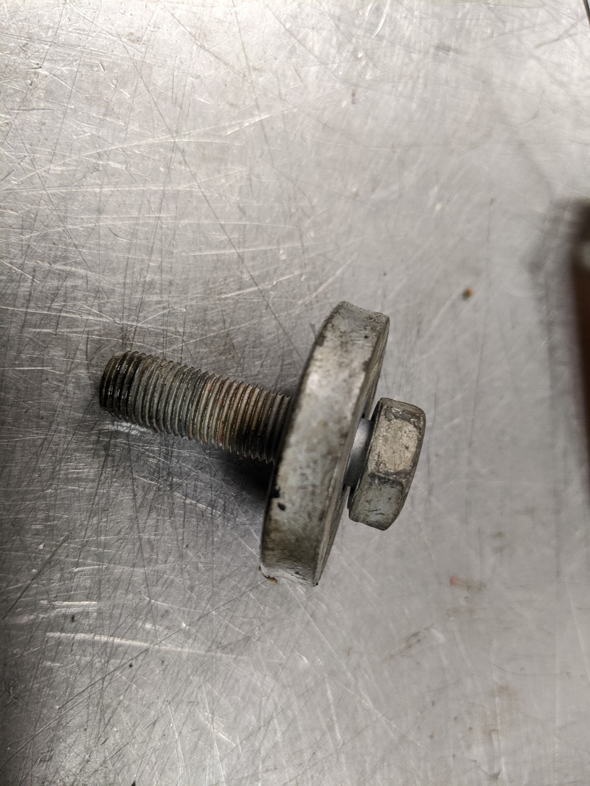 Camshaft Gear Bolt For 06-07 Volkswagen Passat  2.0 - $19.75