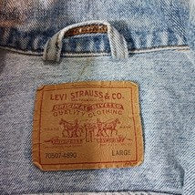 Vintage 1970s Levi's Men's Large Denim Blue Cotton Pockets Jacket Made In USA image 3