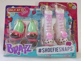 2 Pair of BRATZ Dolls Target Exclusive Sweetest Shoefiesnaps Shoes XOXO  - $92.27 MXN