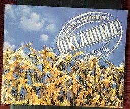 OKLAHOMA - VINTAGE 2002 THEATRE PLAY TOUR PROGRAM - MINT MINUS - $281.00 MXN