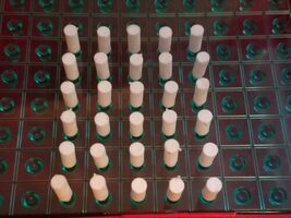 Lot of 30 White Vintage 1971 Battleship Strategy Board Game #4730 Pegs M... - $192.60 MXN