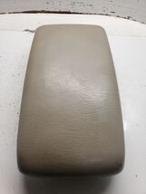 CAMRY     2006 Armrest 1290466 - $1,085.47 MXN