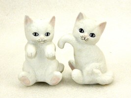 White Bisque Salt &amp; Pepper Set, Playful Kittens, Vintage J.S.N.Y. Porcelain - $278.88 MXN