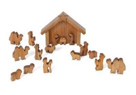 HANDMADE CHRISTMAS NATIVITY Wooden Manger with Holy Family &amp; Animals Cre... - £80.58 GBP