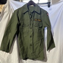 Vintage US Army Shirt Jacket Vietnam Era 1965 W/ patches OG107 6th Army - £38.75 GBP